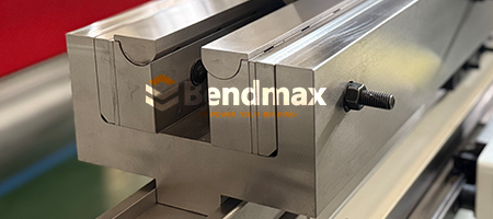 Adjustable press brake V die 25-125mm range